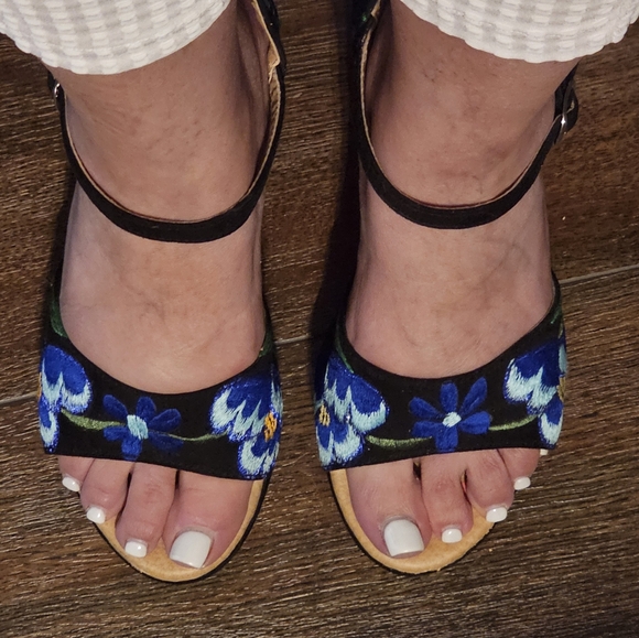 Floral Embroidered Women's Wedge Sandals/ - Picture 10 of 15